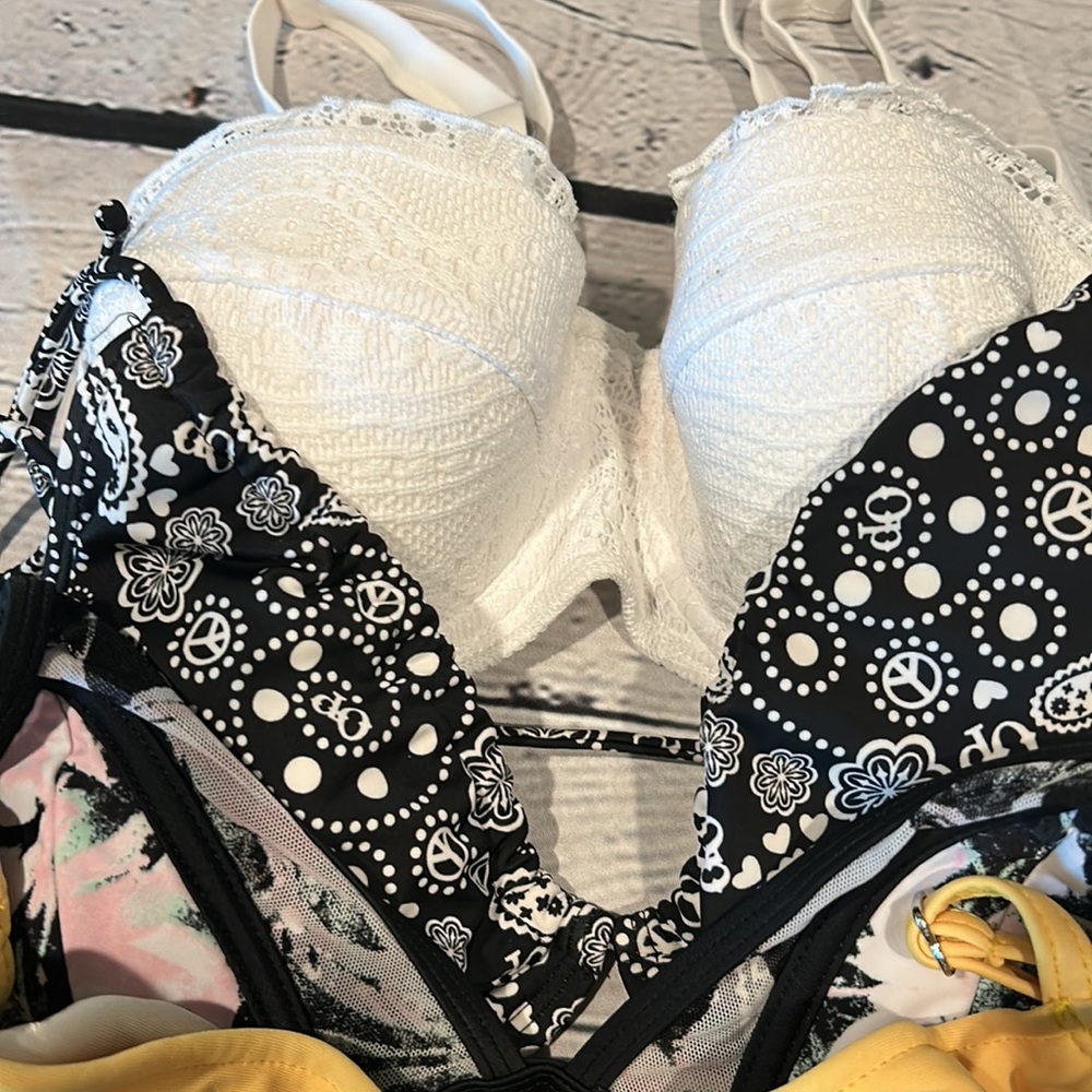 8 bikini tops bundle - Picture 7 of 7